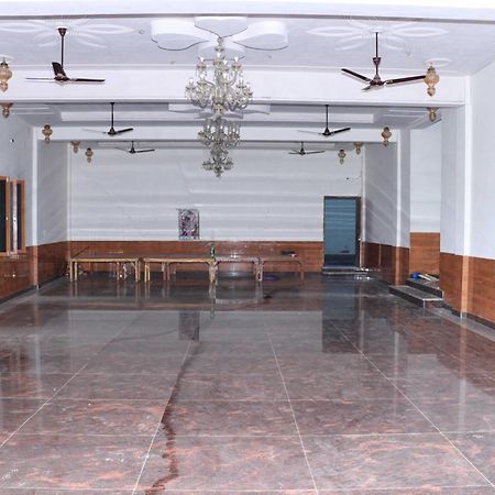 Hotel O Pop Angoori Farm House Mathura Exteriér fotografie